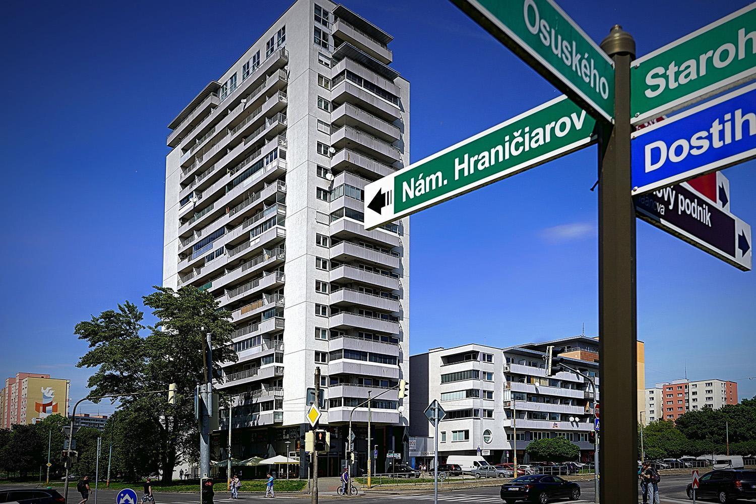 Dominant With Free Parking For Preregistered Drivers & Garage With Cctv * Bratislava